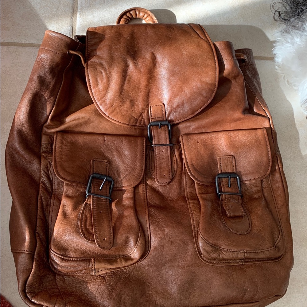 LEATHER BACKPACK